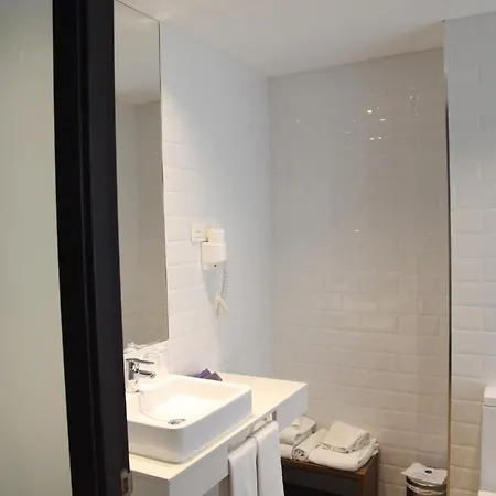 Hotel The Element 4*